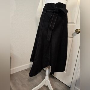Black assimetrical midi skirt. NWT. SIZE 10